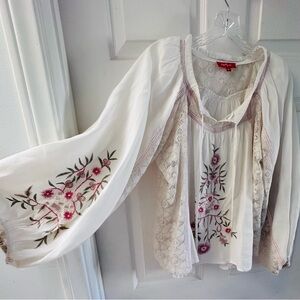 Elegant Rene Derhy Embroidered Blouse with Floral Accents Size Medium